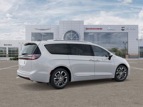 New 2026 Chrysler Pacifica Pinnacle image 33
