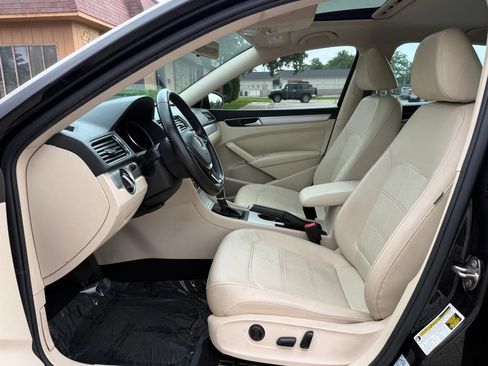 Used 2019 Volkswagen Passat 2.0T Wolfsburg w/ Wheels & Sunroof Package FWD image 10