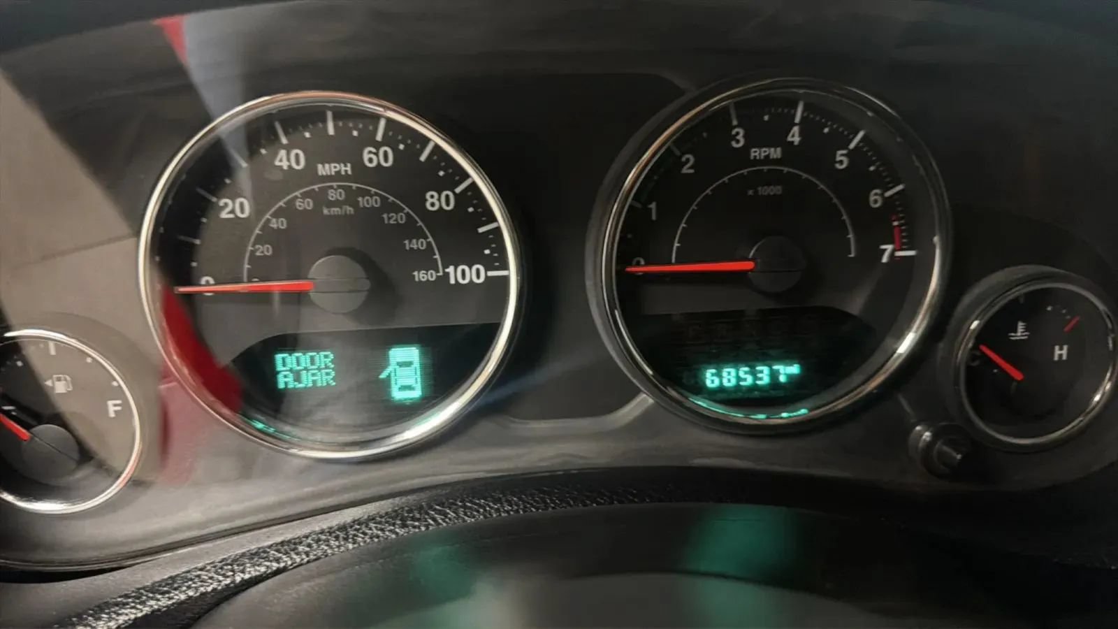 Used 2017 Jeep Wrangler Unlimited Rubicon w/ Connectivity Group AWD/4WD image 12