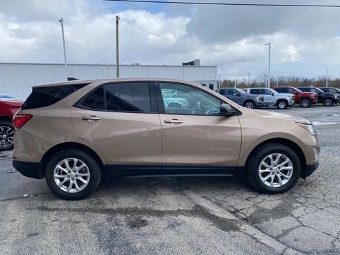 Used 2019 Chevrolet Equinox LS w/ LS Convenience Package AWD/4WD image 6