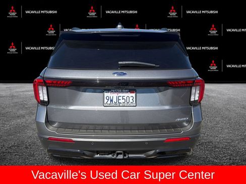 Used 2025 Ford Explorer ST-Line w/ ST-Line Street Pack AWD/4WD image 4
