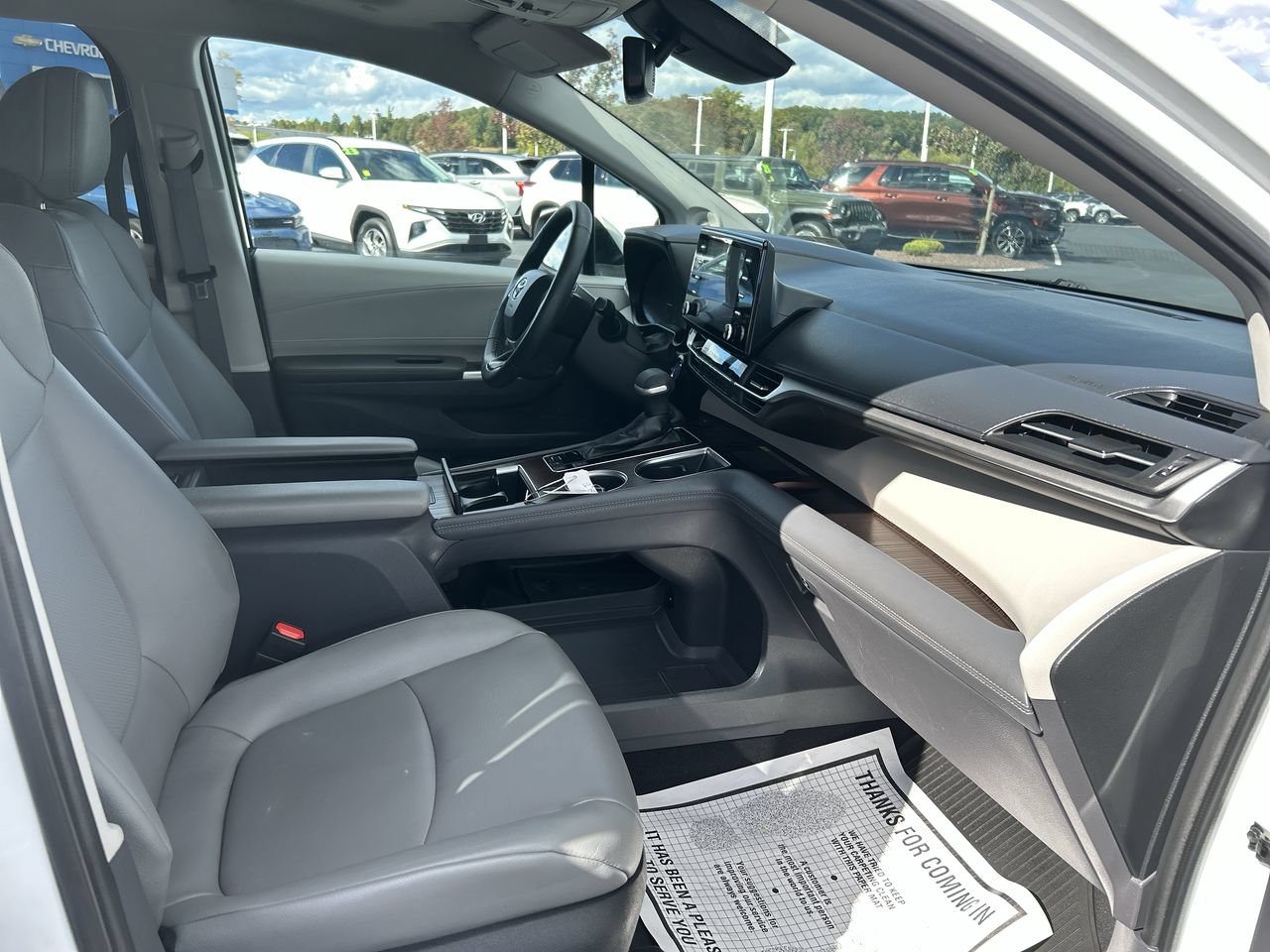 Used 2022 Toyota Sienna XLE w/ XLE Plus Package AWD/4WD image 13