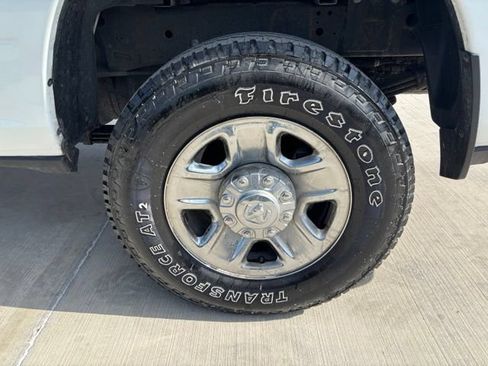 Used 2024 RAM 3500 Tradesman w/ Chrome Appearance Group AWD/4WD image 8