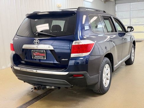 Used 2012 Toyota Highlander SE w/ Tow Pkg AWD/4WD image 5