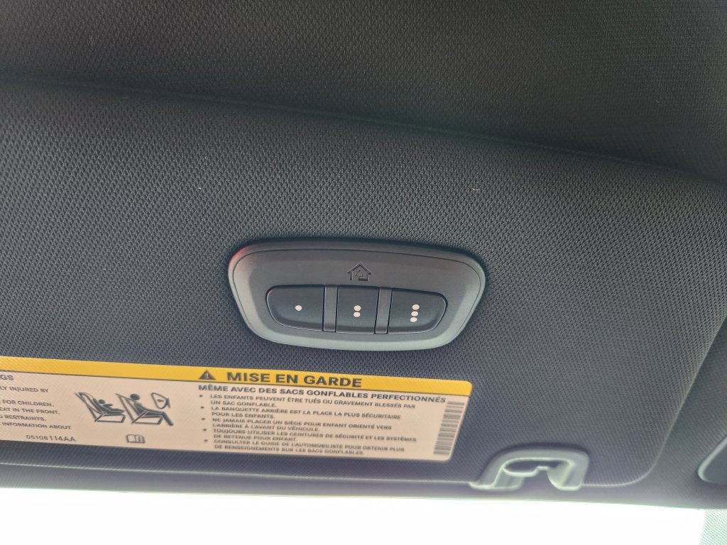 New 2027 Chrysler Pacifica Select FWD image 32