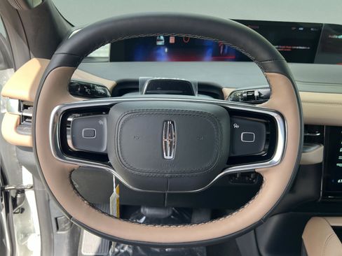 New 2026 Lincoln Navigator L Black Label AWD/4WD image 10