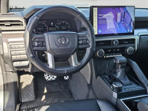 Used 2025 Toyota Tacoma TRD Sport image 35