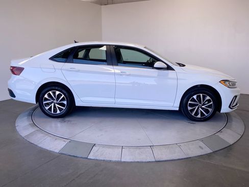 Used 2025 Volkswagen Jetta S FWD image 6