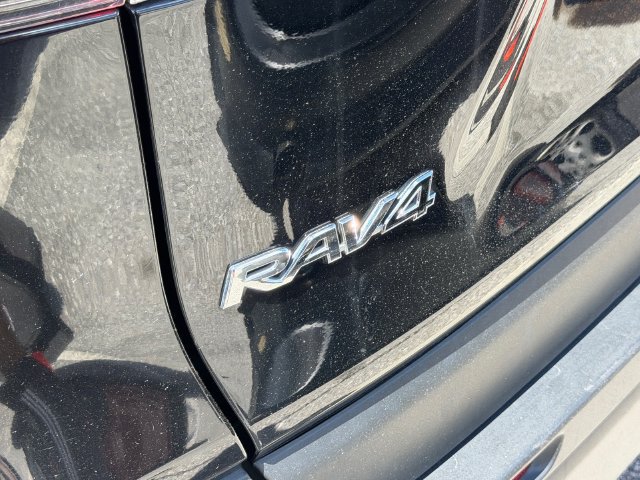 Certified 2025 Toyota RAV4 XLE FWD image 7