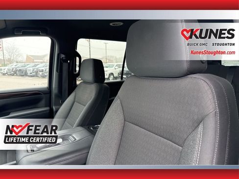 Used 2023 GMC Yukon SLE w/ Gmc Pro Safety Plus Package image 24