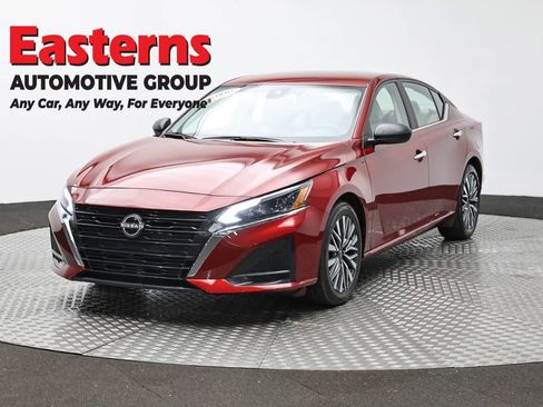 Used 2025 Nissan Altima 2.5 SV FWD image 1