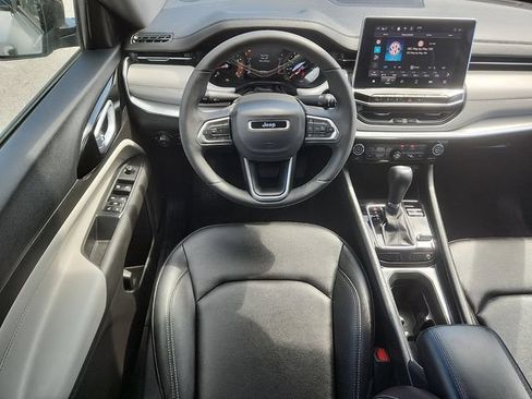 Used 2025 Jeep Compass Limited AWD/4WD image 7
