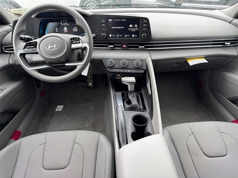 New 2026 Hyundai Elantra SE image 22