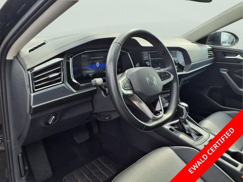 Used 2024 Volkswagen Jetta SE FWD image 11