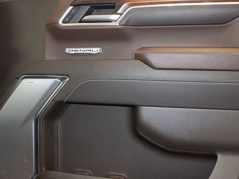 Used 2024 GMC Sierra 1500 Denali w/ Denali Reserve Package image 9