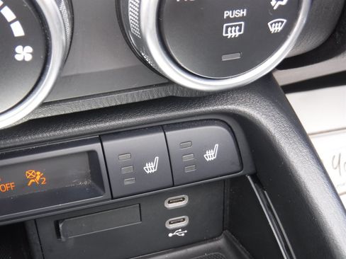 Used 2024 MAZDA MX-5 Miata RF Grand Touring RWD image 16