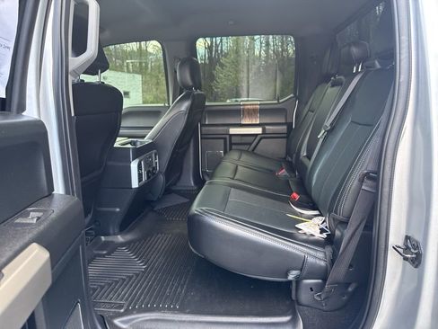 Used 2019 Ford F150 Lariat w/ Equipment Group 502A Luxury AWD/4WD image 12
