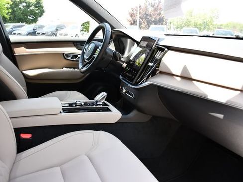Certified 2026 Volvo XC90 B6 Plus AWD/4WD image 36