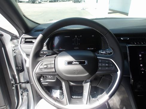 New 2025 Jeep Grand Cherokee L Laredo w/ Trailer Tow Package image 13