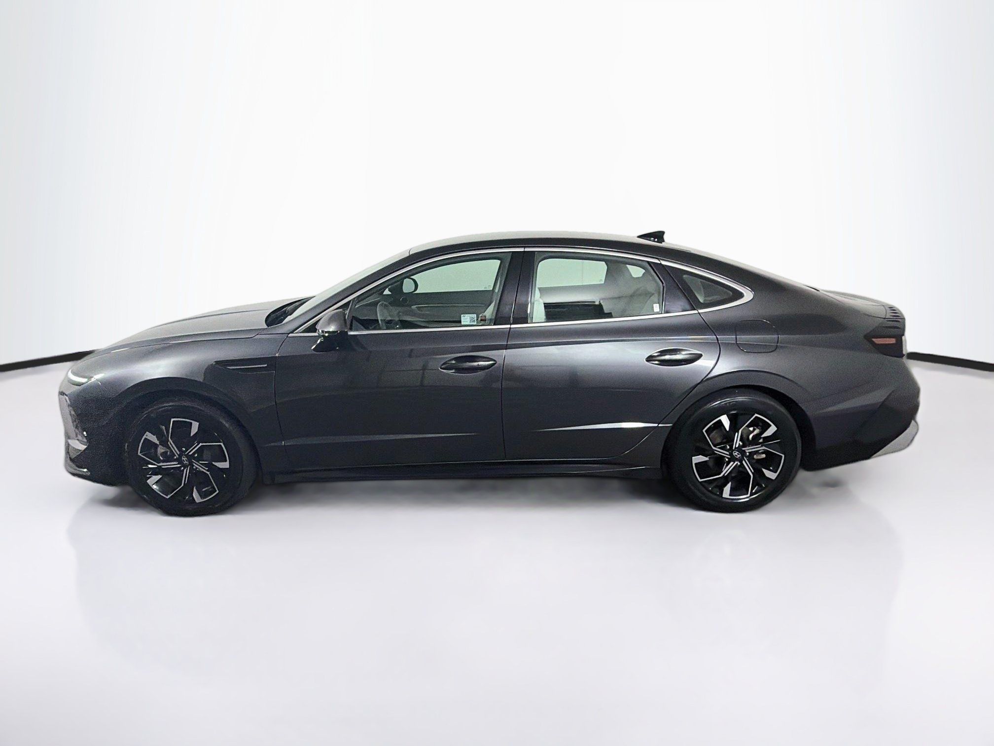 Used 2025 Hyundai Sonata SEL FWD image 4