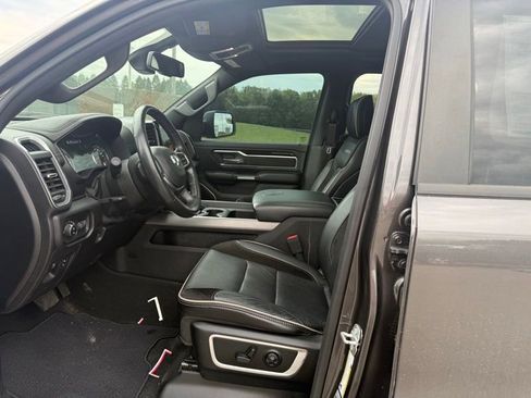 Used 2020 RAM 1500 Laramie w/ Sport Appearance Package AWD/4WD image 10