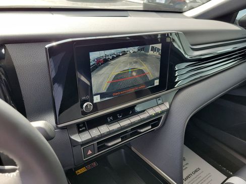 Used 2026 Toyota Camry SE image 33