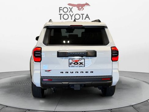 Used 2025 Toyota 4Runner SR5 AWD/4WD image 5