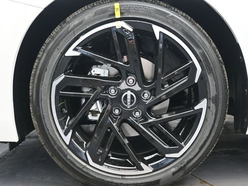 New 2026 Nissan Sentra SR w/ SR Premium Package image 9