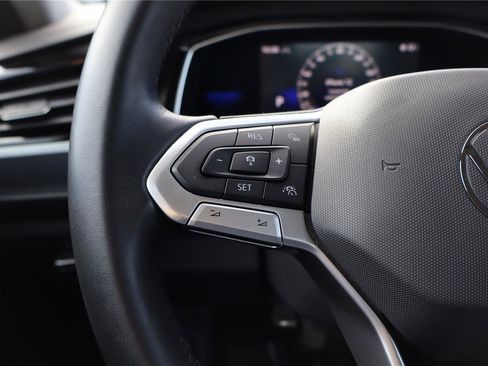 Certified 2023 Volkswagen Jetta SE image 16