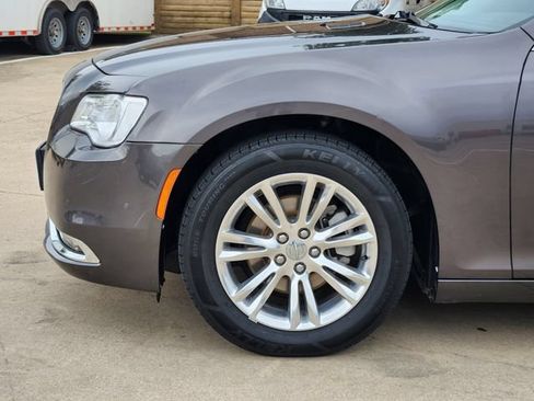 Used 2021 Chrysler 300 Touring L RWD image 15