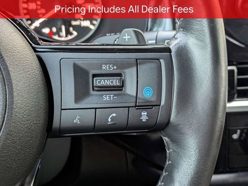 Used 2023 Nissan Pathfinder SL AWD/4WD image 29