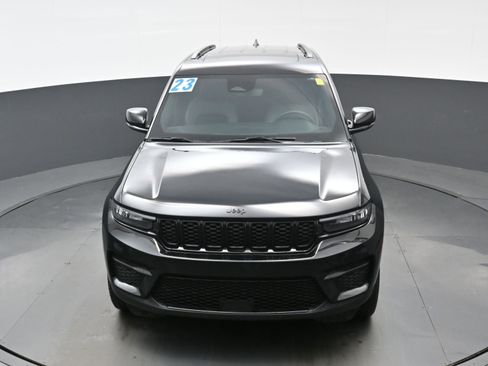 Used 2023 Jeep Grand Cherokee Altitude image 40