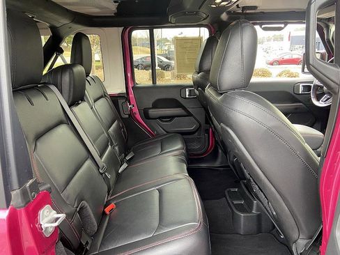 Used 2021 Jeep Wrangler Unlimited Rubicon w/ Xtreme Recon 35" Tire Package image 17