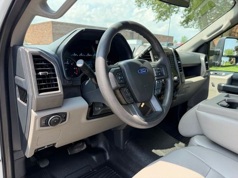 Used 2022 Ford F250 XL w/ Power Equipment Group RWD image 20