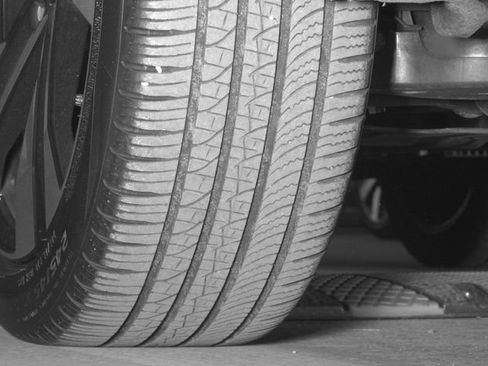 Certified 2024 Volvo XC40 B5 Plus w/ Protection Package Premier image 44