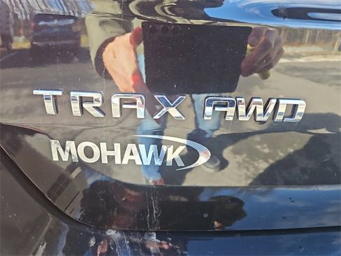 Certified 2021 Chevrolet Trax LT w/ Midnight Edition image 30
