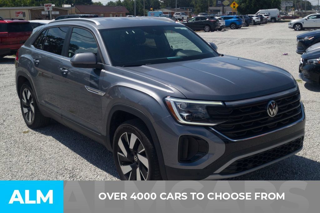 Used 2025 Volkswagen Atlas Cross Sport SE FWD image 2