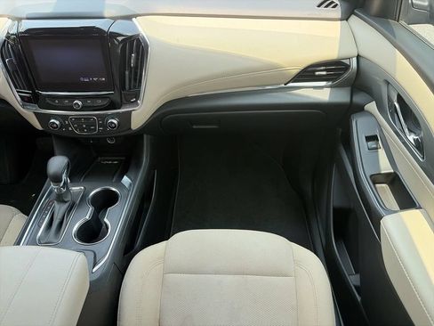 Used 2023 Chevrolet Traverse LT FWD image 13
