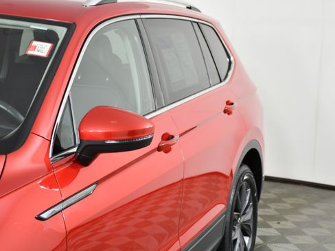 Used 2022 Volkswagen Tiguan SE AWD/4WD image 13