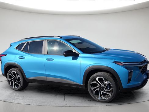 New 2026 Chevrolet Trax RS FWD image 3