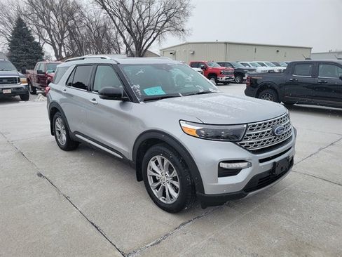 Used 2021 Ford Explorer Limited w/ Equipment Group 301A image 1