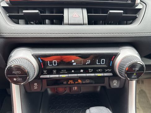 Used 2025 Toyota RAV4 XLE FWD image 16