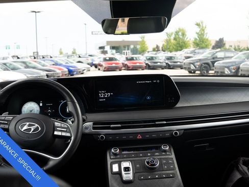 Certified 2023 Hyundai Palisade Limited w/ Cargo Package image 17