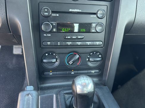 Used 2006 Ford Mustang GT RWD image 28