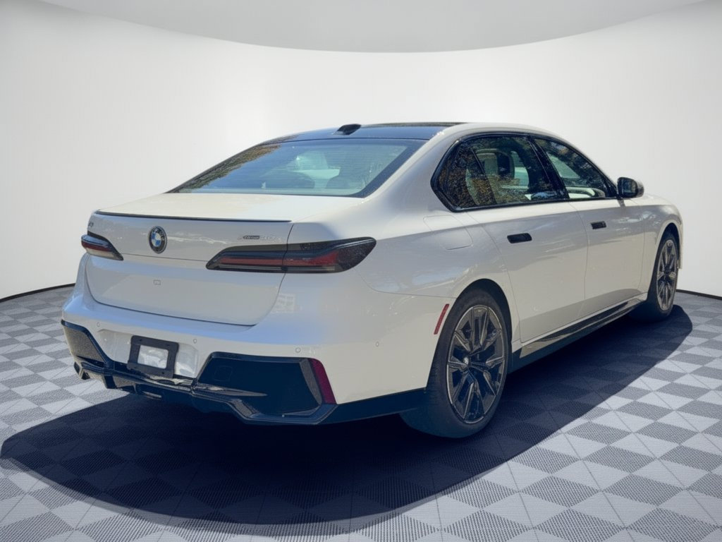 Used 2024 BMW i7 xDrive60 w/ Premium Package AWD/4WD image 9