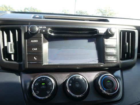 Used 2016 Toyota RAV4 LE image 20