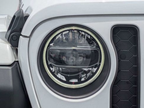 Used 2022 Jeep Wrangler Unlimited Rubicon AWD/4WD image 9