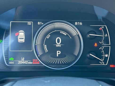 Certified 2025 Lexus ES 300h w/ Premium Package image 21