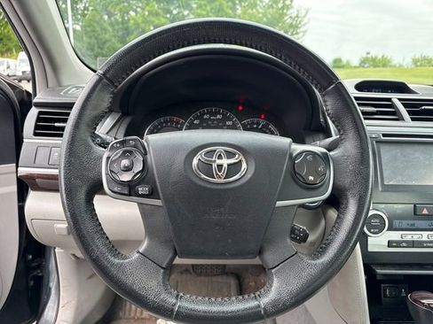 Used 2012 Toyota Camry XLE FWD image 18