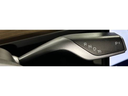 Used 2022 Tesla Model Y Long Range image 34